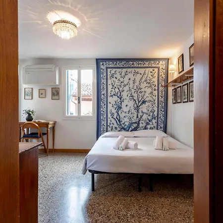 Santi Apostoli By Halldis *