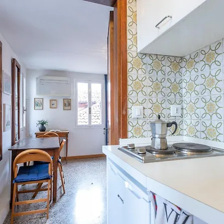 Apartmán Santi Apostoli By Halldis Benátky