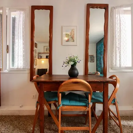 Santi Apostoli By Halldis Appartement *