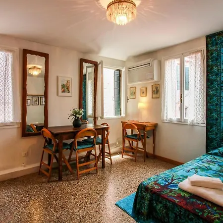 Santi Apostoli By Halldis